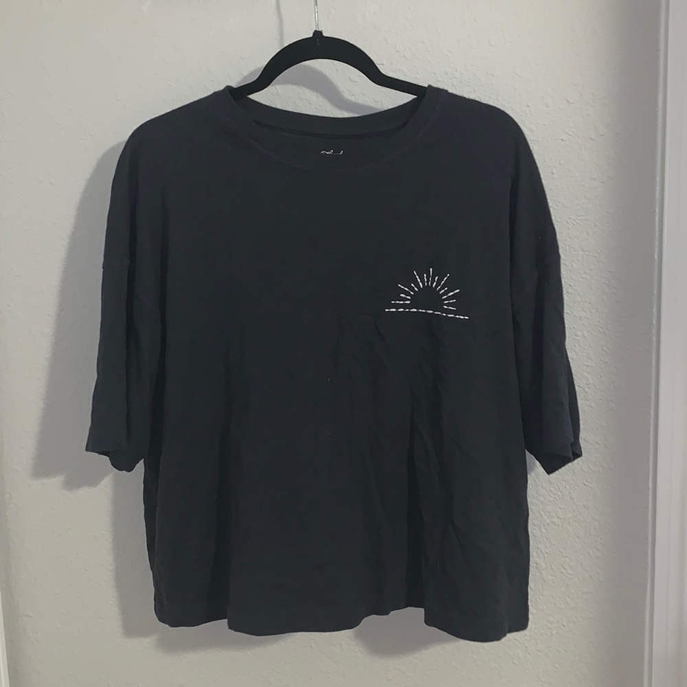 embroidered cropped tee